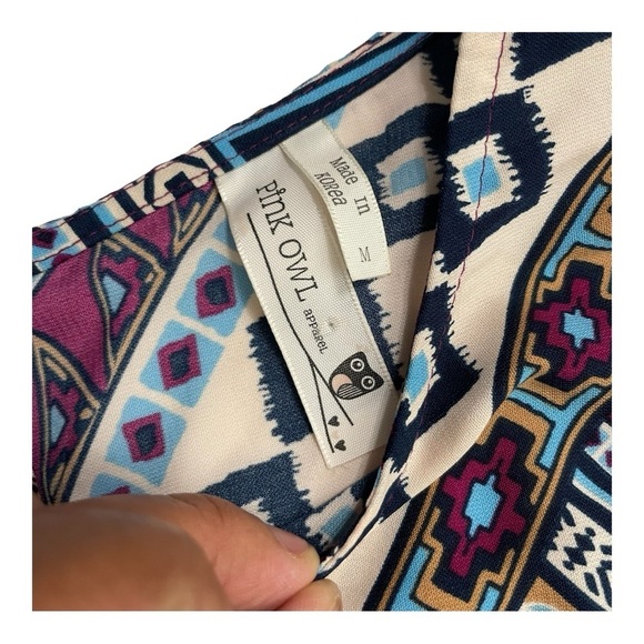 PINK OWL Geometric Tribal Blouse
Multicolor 3/4 Sleeve Scoop Neck Top size M - Picture 8 of 12